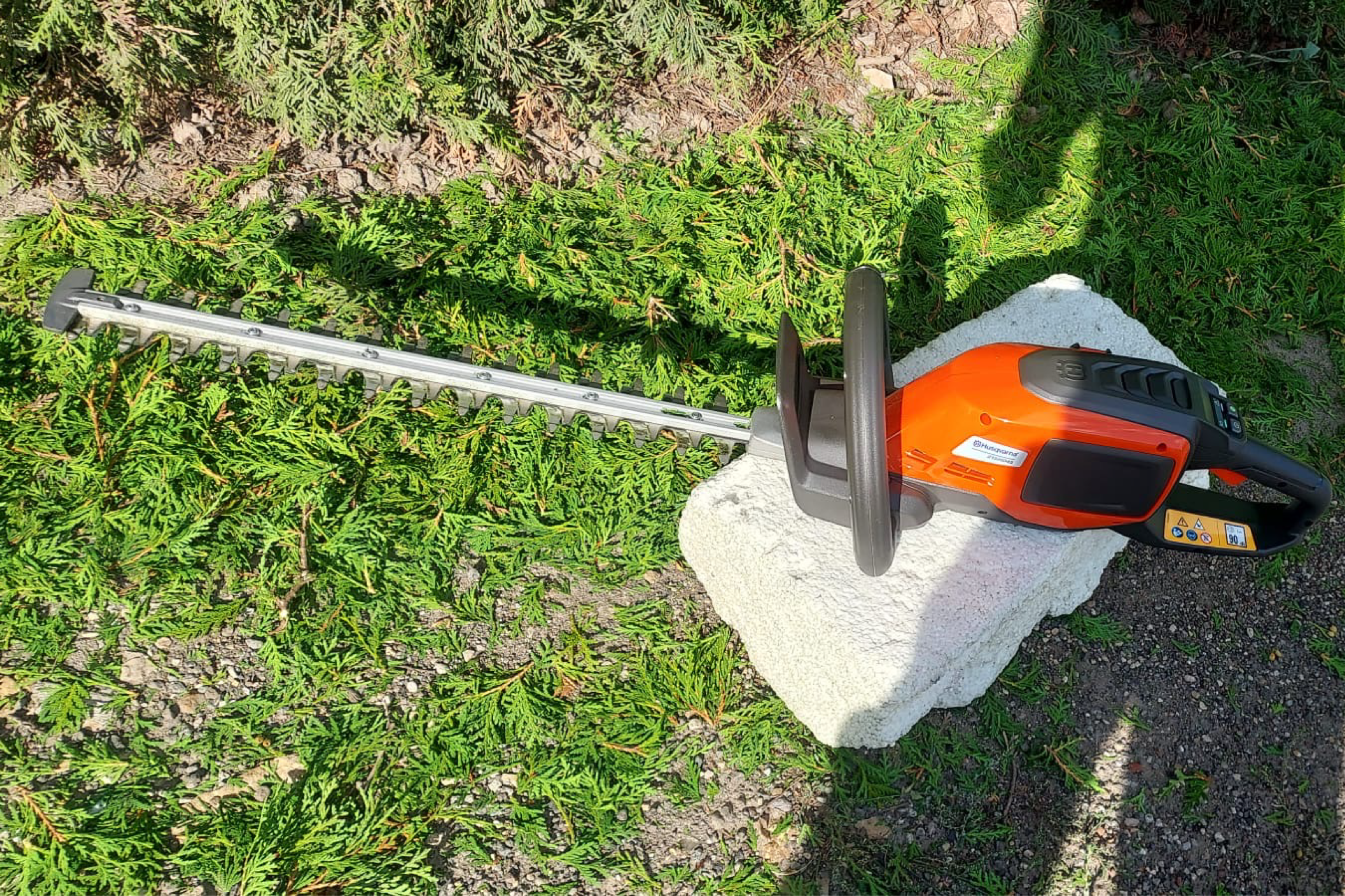 Nożyce do żywopłotu Husqvarna 215iHD45 – testy